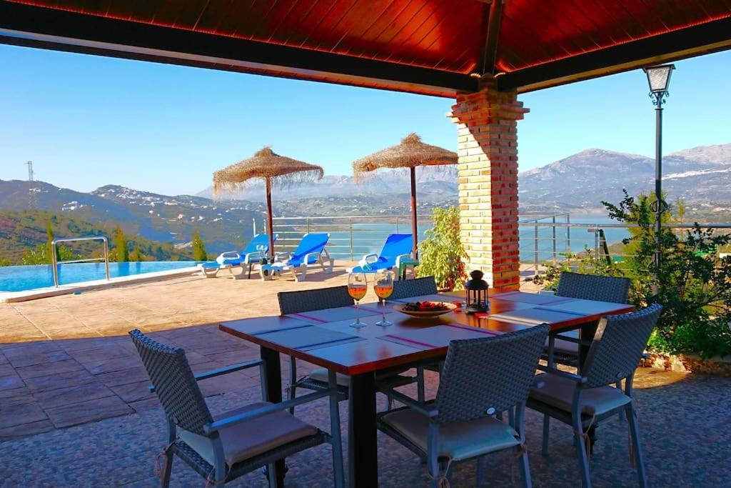 Adelfas, Piscina Infinity