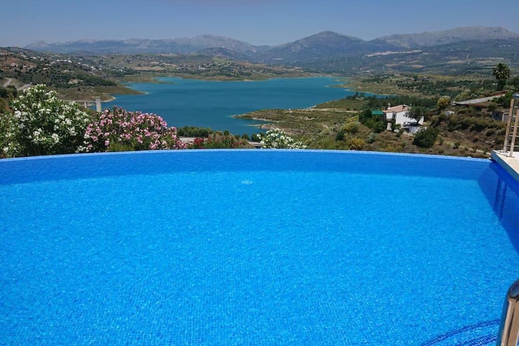 Semesterbostad Adelfas, Piscina Infinity Málaga